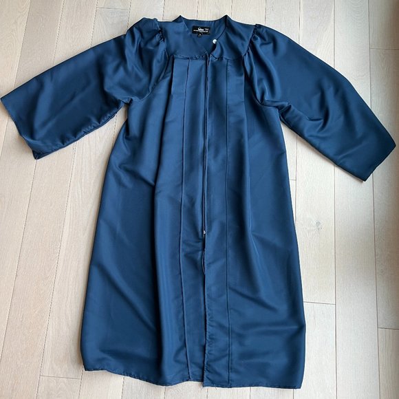 Balfour Unisex Graduation Gown and Cap - Picture 1 of 4